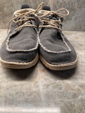 Hey Dude Size 9